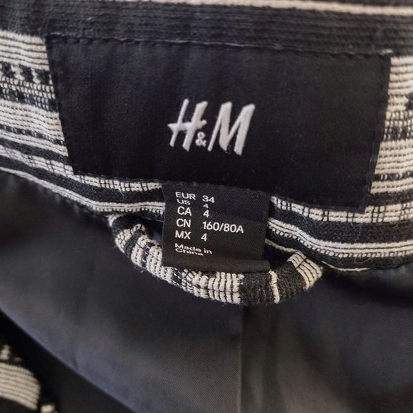 H&M Black and Ivory Southwestern Striped Textured Zip Jacket - Picture 9 of 10